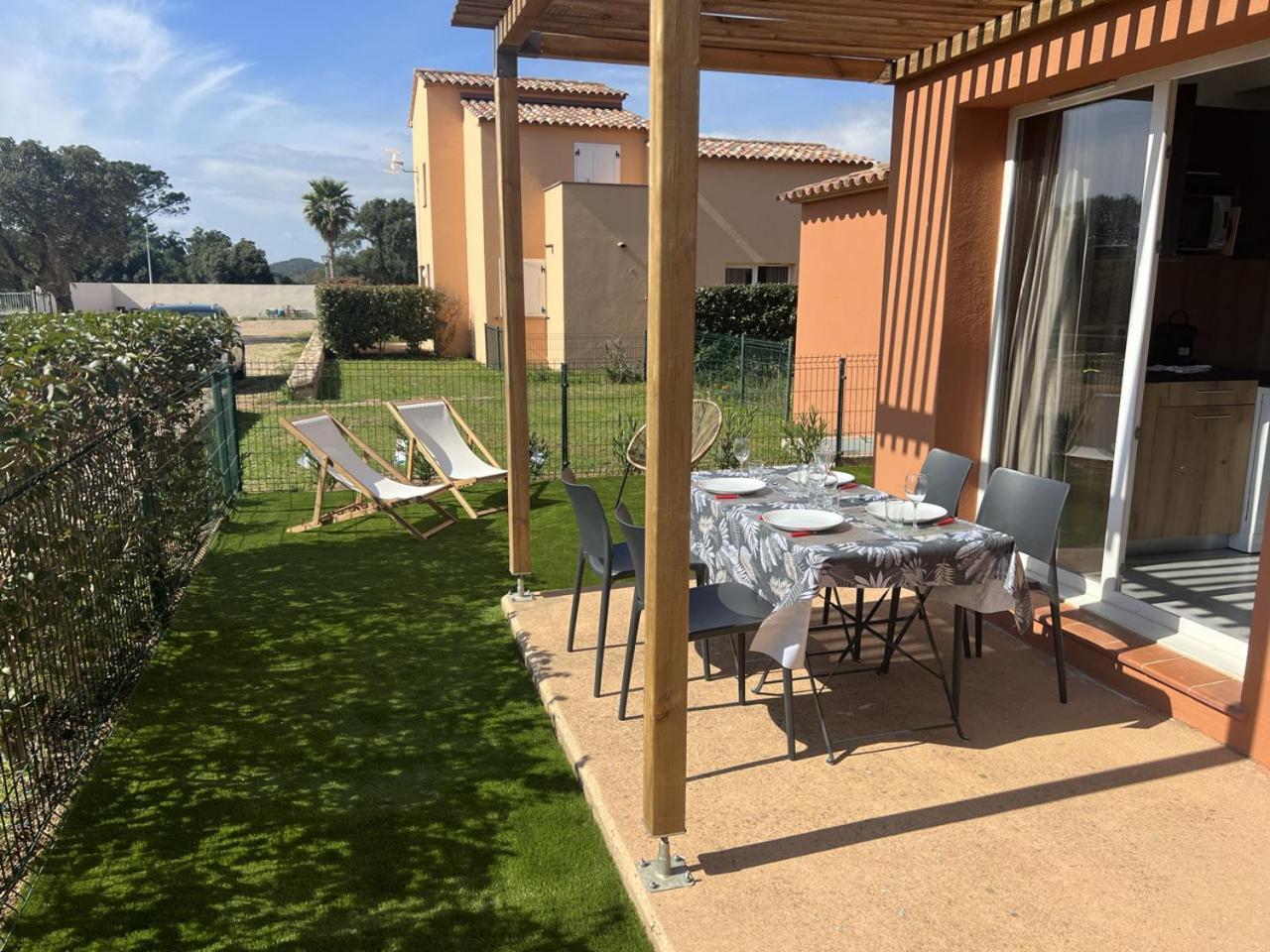 Residence Hoteliere Les Hameaux De Saint Cyprien Appartement 2 Chambres Lecci Kültér fotó